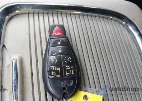 2017 Dodge Grand Caravan Sxt z USA, uszkodzony, nr VIN 2C4RDGCG2HR857371